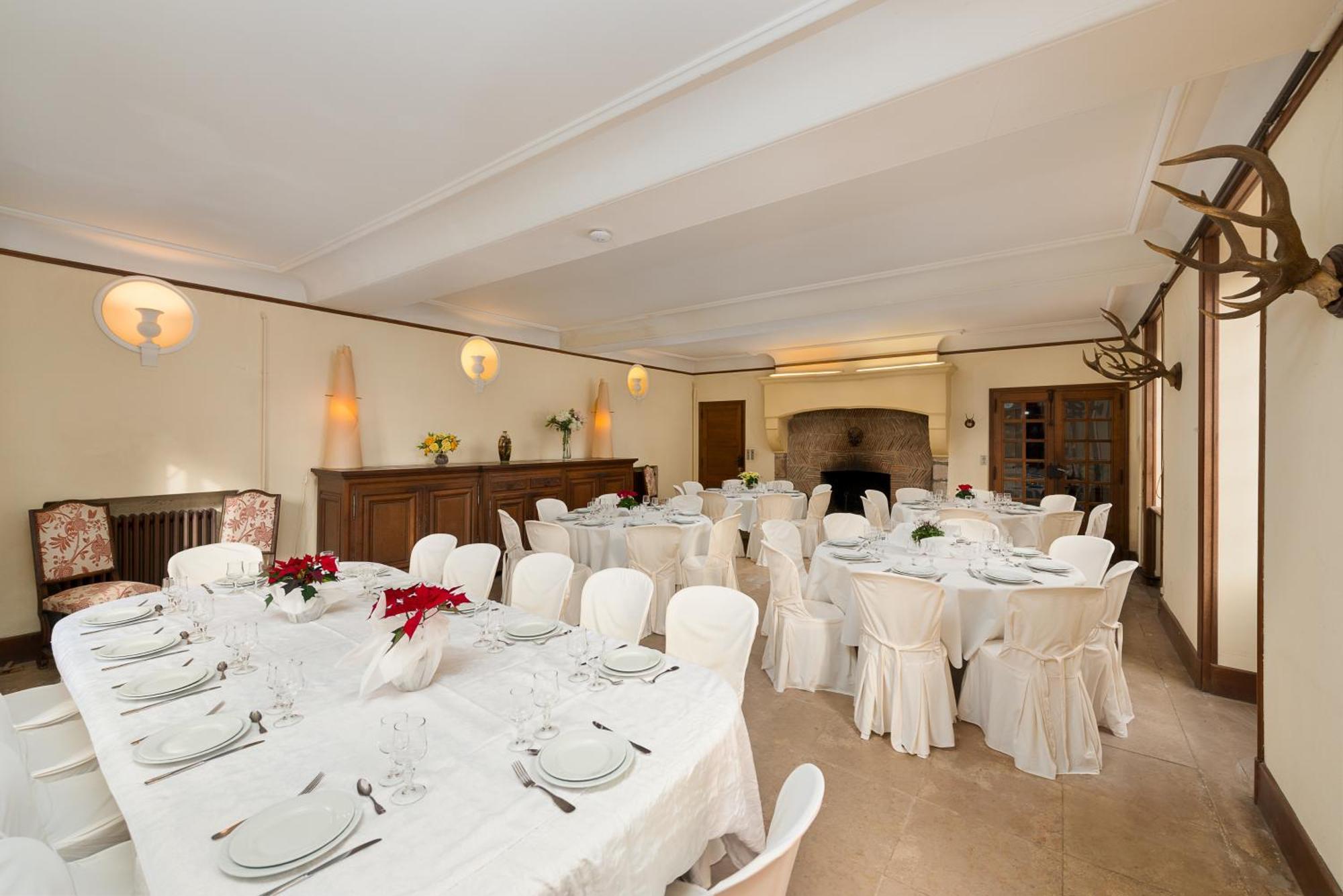 Chateau Pour Se Retrouver Larochemillay Esterno foto