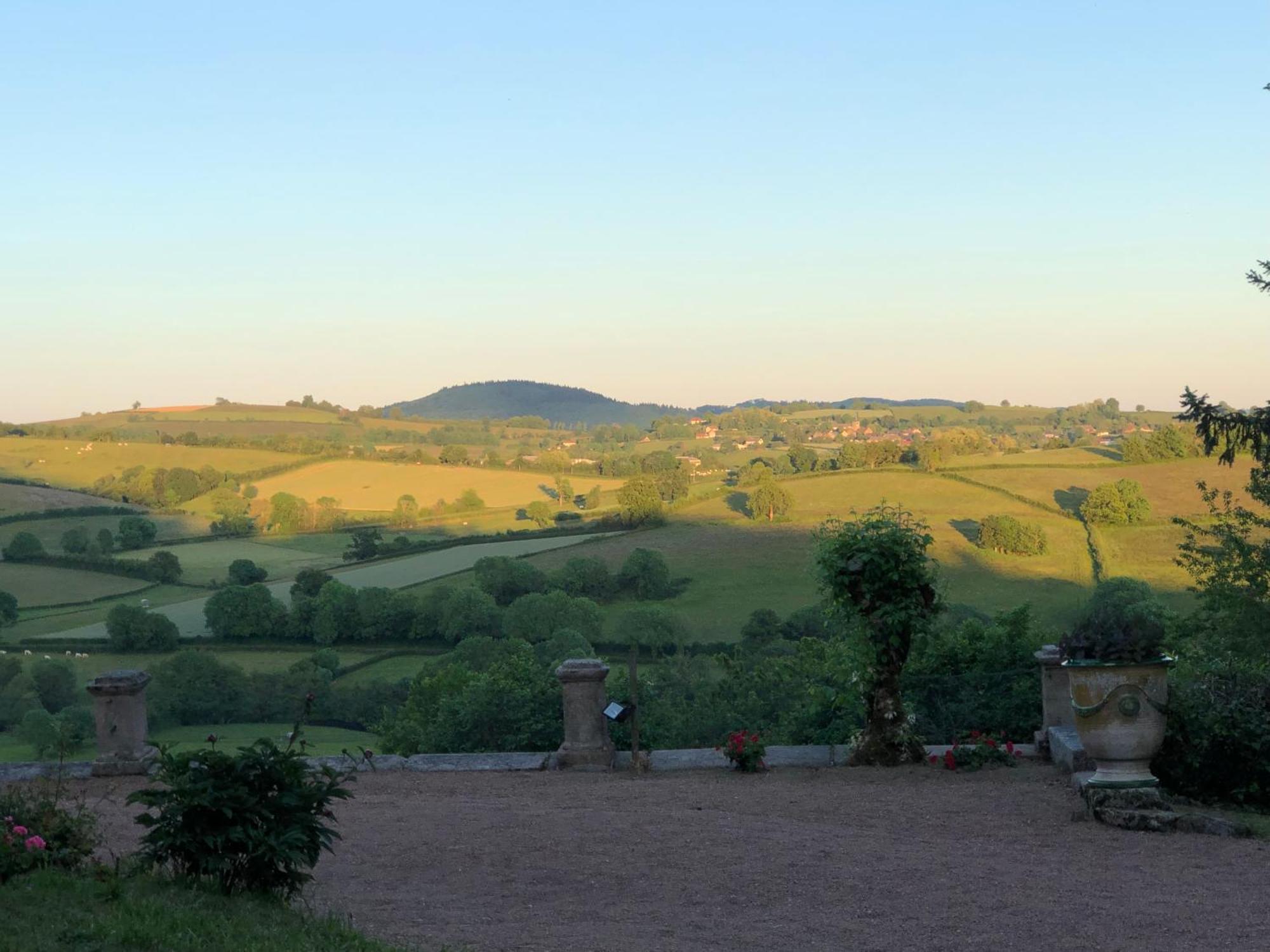 Chateau Pour Se Retrouver Larochemillay Esterno foto